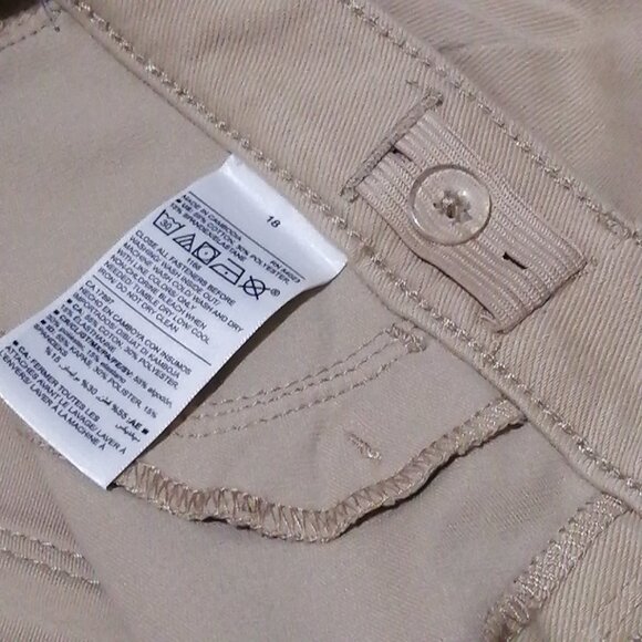 NWT-- Old Navy Ballerina Jeggings in Khaki - Picture 6 of 8